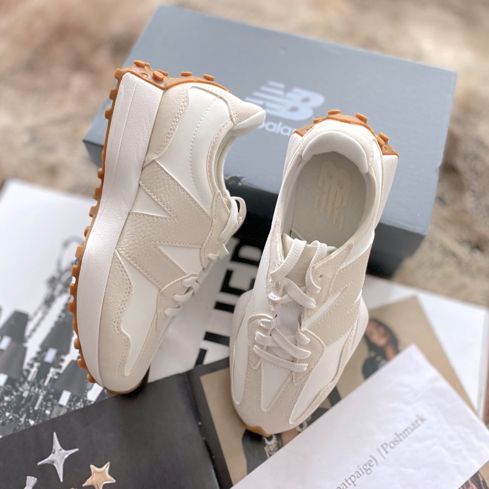 New Balance 327 Sneakers - Picture 9 of 13